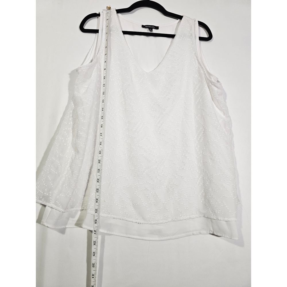 Boho Chic Relativity Textured Split Back Sleeveless Blouse Womens Large White - Picture 5 of 6